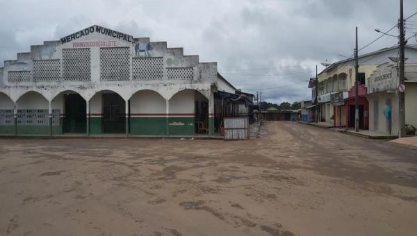 Com medo da covid-19, tarauacaenses aderem ao decreto de restrições e ruas ficam desertas