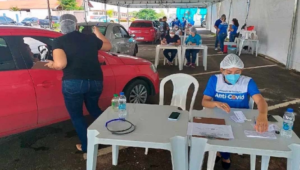 Vacinação para idosos com 73 anos começa nesta terça-feira em Cruzeiro do Sul