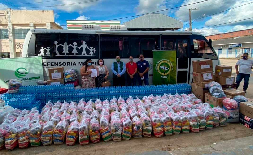 Campanha Defensoria Solidária realiza entrega de doações em Tarauacá