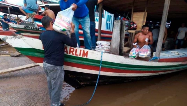 Governador Gladson destina 200 cestas básicas para moradores da Vila Restauração