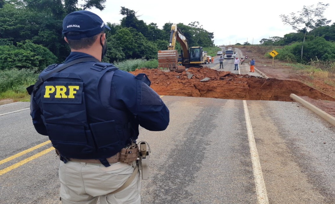 Alto Acre segue isolado de Rio Branco por via terrestre; Dnit trabalha na recuperação de trecho da BR-317