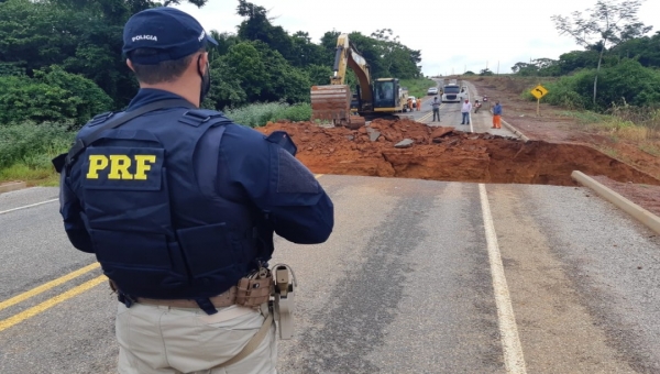 Alto Acre segue isolado de Rio Branco por via terrestre; Dnit trabalha na recuperação de trecho da BR-317