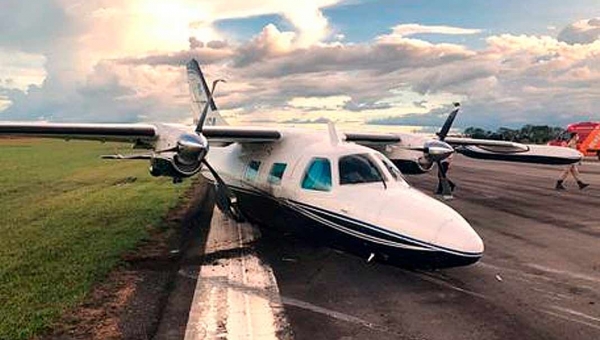 Avião de senador de Rondônia faz pouso forçado de barriga em pista no município de Ji-Paraná