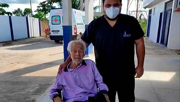 Em Tarauacá, idoso de 101 anos vence a luta contra a covid-19