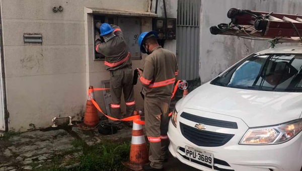 Câmara não paga a conta e Energisa corta a luz de gabinetes de vereadores