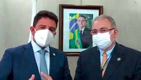 Em Brasília, Gladson pede mais vacinas a ministro da Saúde, que garante "atender demandas"