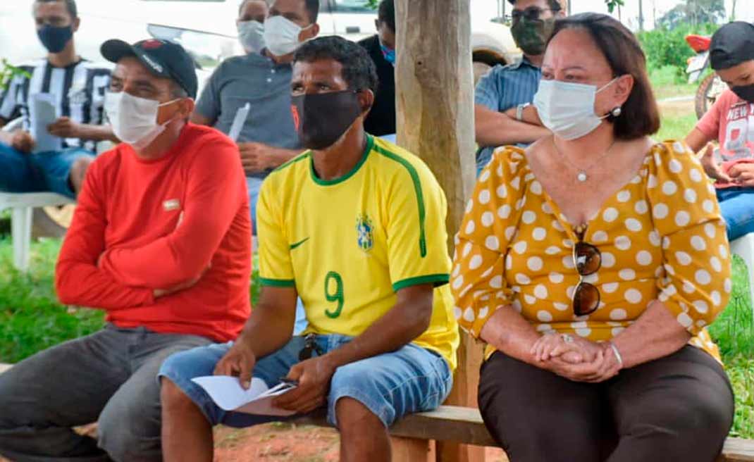 Deputada Vanda Milani visita produtores da Agricultura Familiar e incentiva plantio de maracujá, em Capixaba