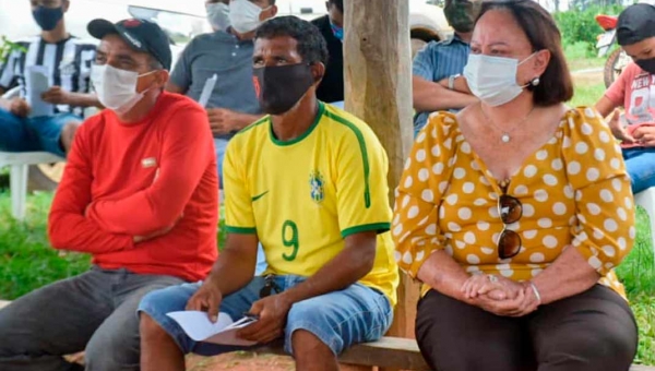 Deputada Vanda Milani visita produtores da Agricultura Familiar e incentiva plantio de maracujá, em Capixaba