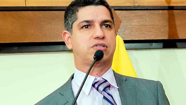 Calegário cobra a Secretaria de Educação pelo atraso dos pagamentos de funcionários terceirizados