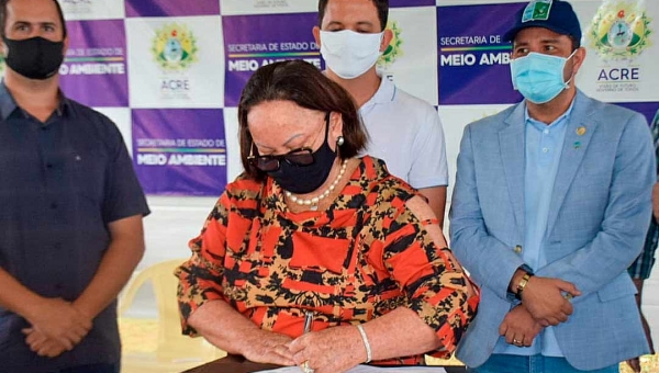 Vanda Milani ressalta novo momento econômico vivido pelo Acre durante entrega de agroindústria em Capixaba