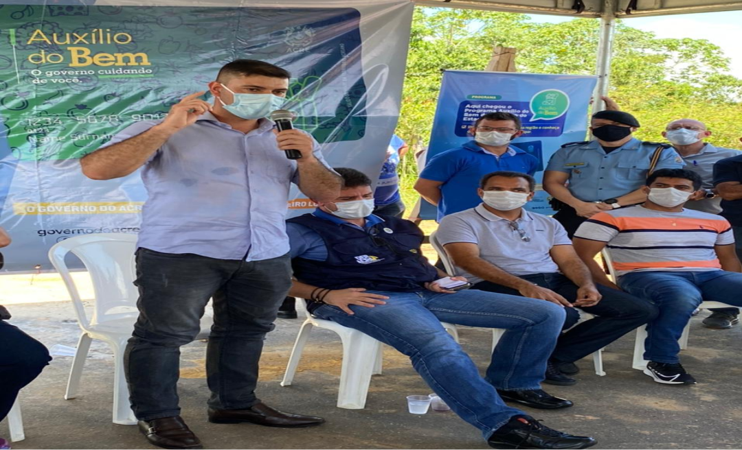 Presidente da Aleac comemora acesso à balsa e entrega do cartão do cartão do Auxílio do Bem em Rodrigues Alves