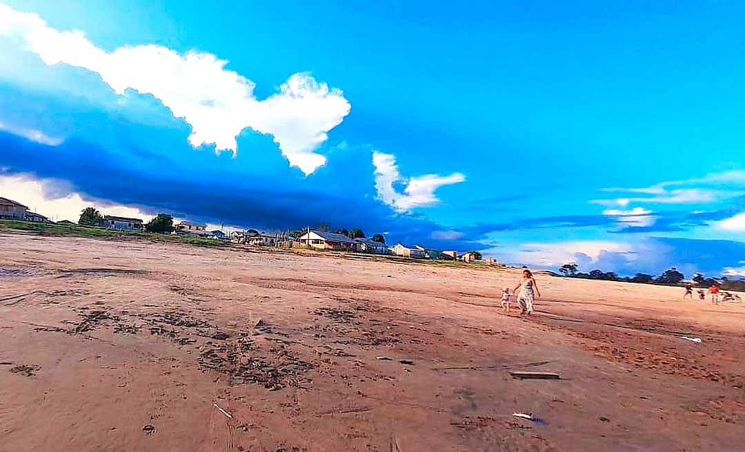 Após alagação histórica em Tarauacá, praias voltam aparecer com a chegada do verão amazônico