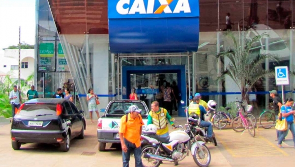 Funcionários da Caixa Econômica Federal anunciam que devem entrar em greve nesta terça-feira