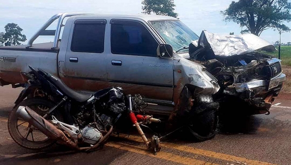 Motociclista morre em colisão frontal com caminhonete na BR-317