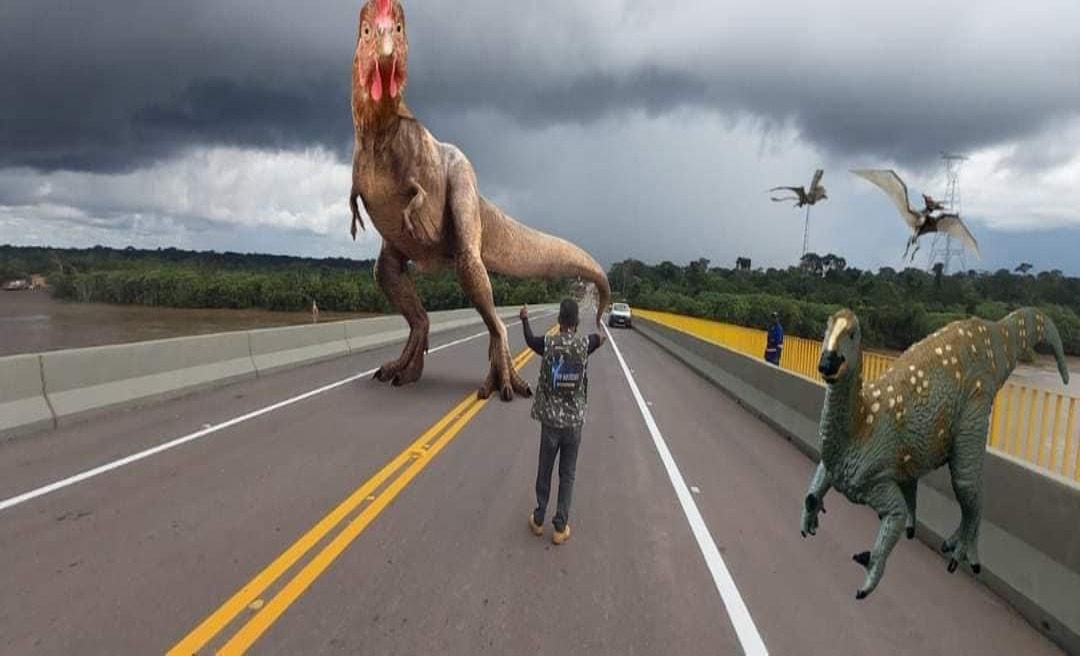 Memes mostram dinossauros atravessando a Ponte do Madeira