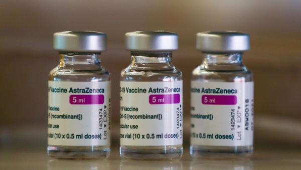Anvisa orienta suspensão imediata de vacina da Astrazeneca/Fiocruz para grávidas