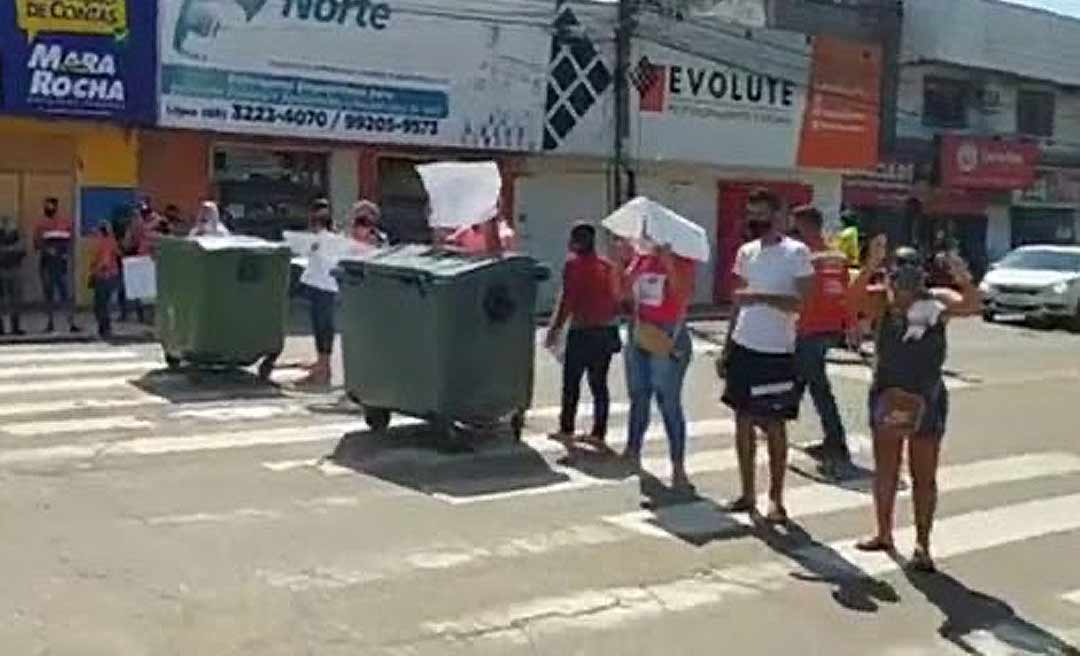 Após pressão, prefeitura começa nesta terça cadastramento de camelôs que tiveram barracas destruídas