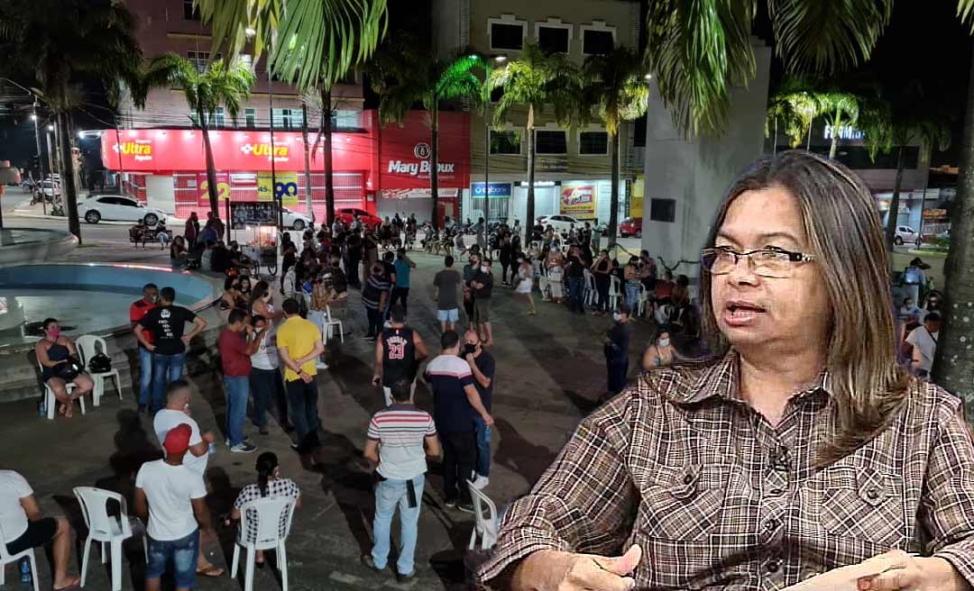 Sinproacre acompanha vigília de grevistas da Educação no Palácio com protesto e homenagem com cruzes e velas