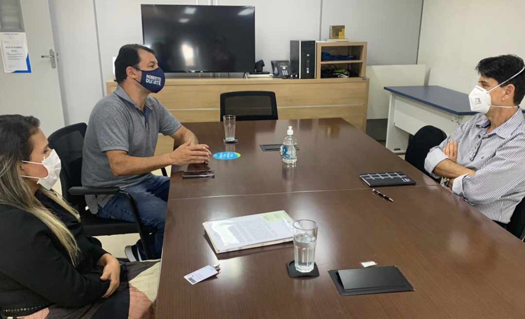 Roberto Duarte se reúne com diretor-presidente da Energisa e solicita melhorias do fornecimento de energia em Capixaba