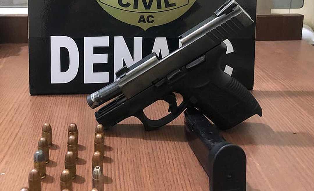 Polícia recupera pistola roubada de comerciante e prende homem acusado de receptação