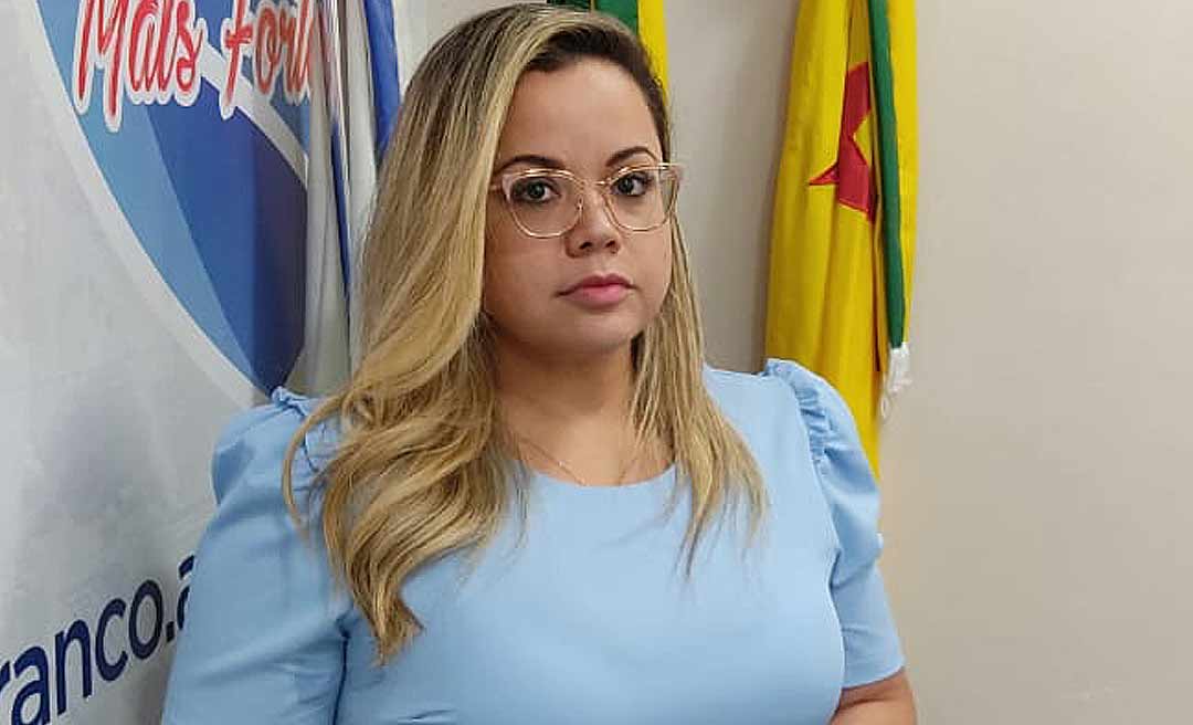 Vereadora Michelle Melo se solidariza com psicóloga hostilizada ao se manifestar pacificamente durante vacinação