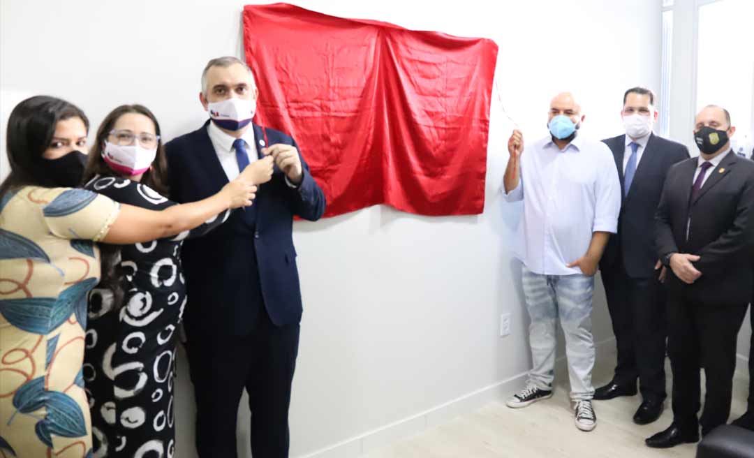 OAB/AC inaugura sala na Defla com nome de advogado vítima de Covid-19