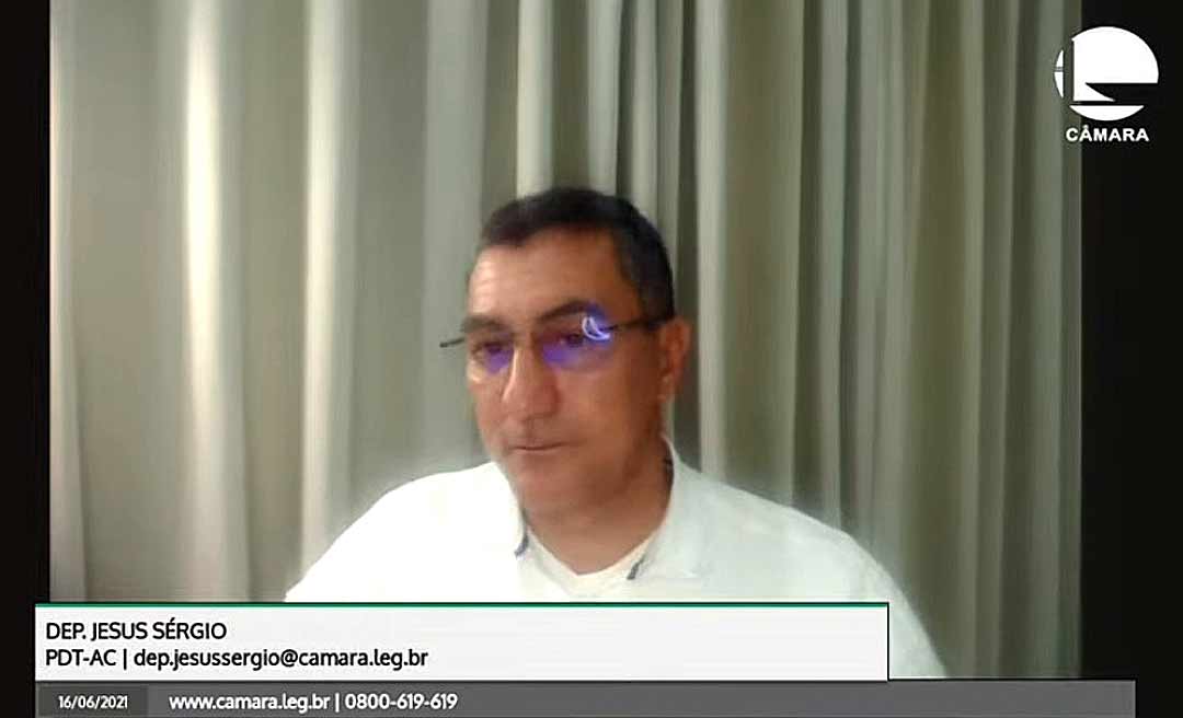 Jesus Sérgio realiza audiência pública e debate situação da fronteira entre Assis Brasil e Peru