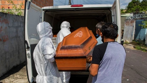 Brasil chega à marca de 500 mil mortes por Covid