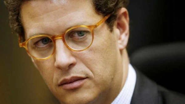 Alvo de investigações, Ricardo Salles pede demissão do governo Bolsonaro