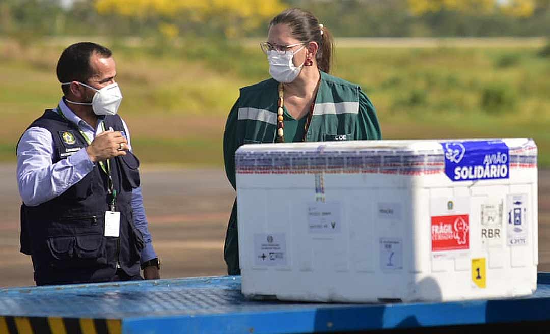 Acre recebe 15,7 mil doses da vacina AstraZeneca nesta sexta-feira