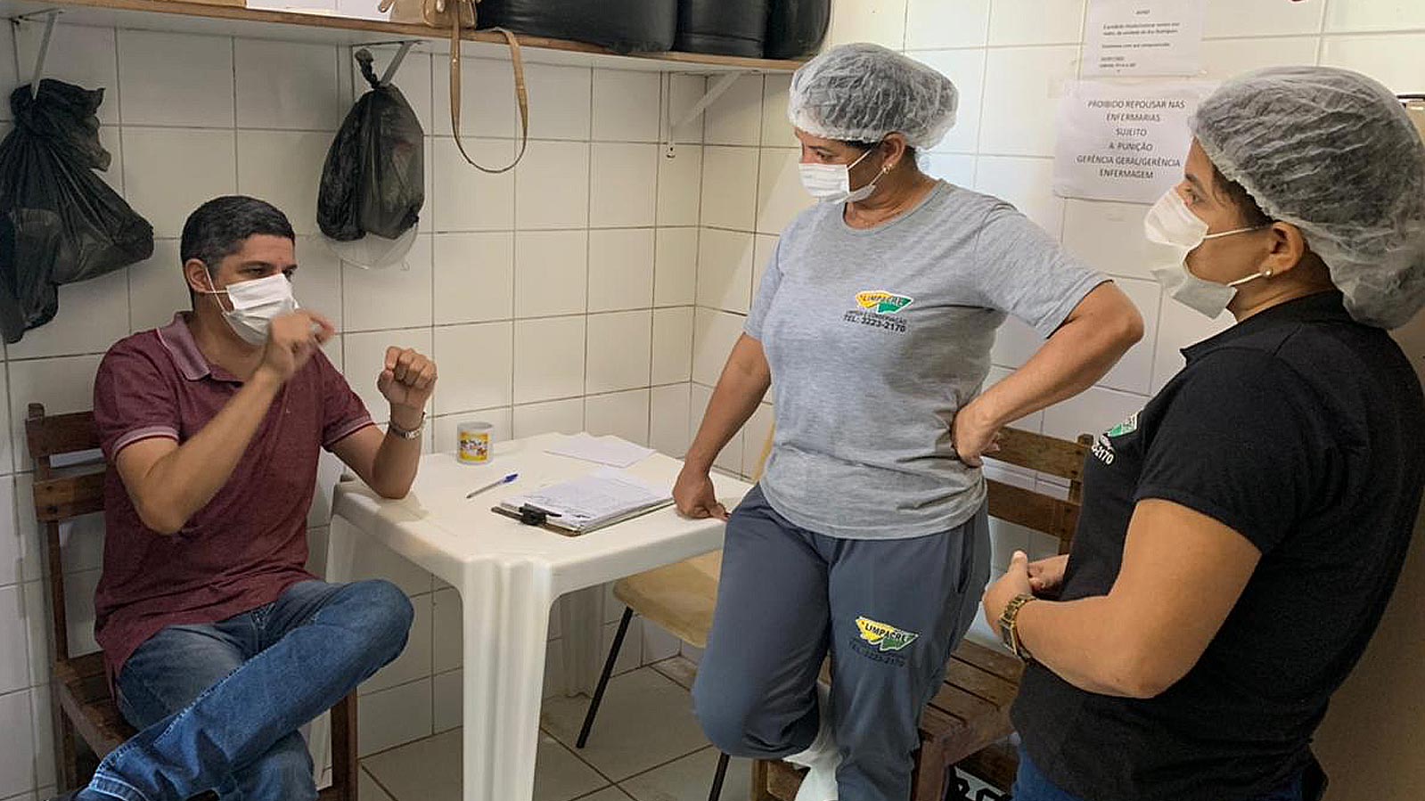 Trabalhadores terceirizados do Hospital Geral do Quinari estão sem receber, denuncia Calegário