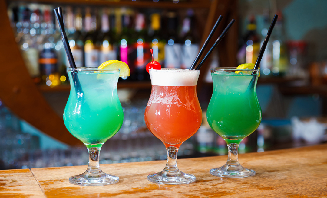 Afinal, pode tomar bebida alcoólica após se vacinar contra a covid-19?