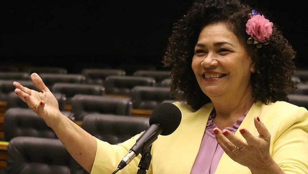 PEC Pazuello, de autoria de Perpétua Almeida, chega à Comissão de Constituição e Justiça da Câmara