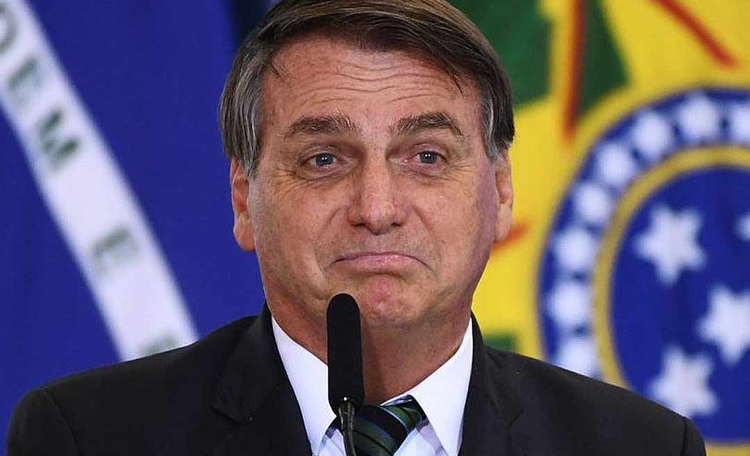 Bolsonaro promete Fundão de R$ 4 bilhões "para não apanhar"