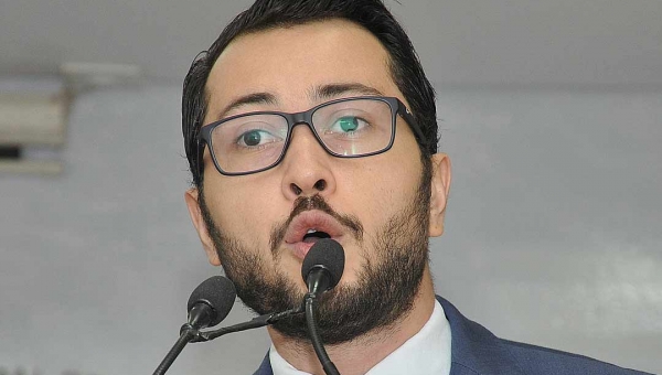 Emerson Jarude viaja a Goiás recebendo menos que demais vereadores