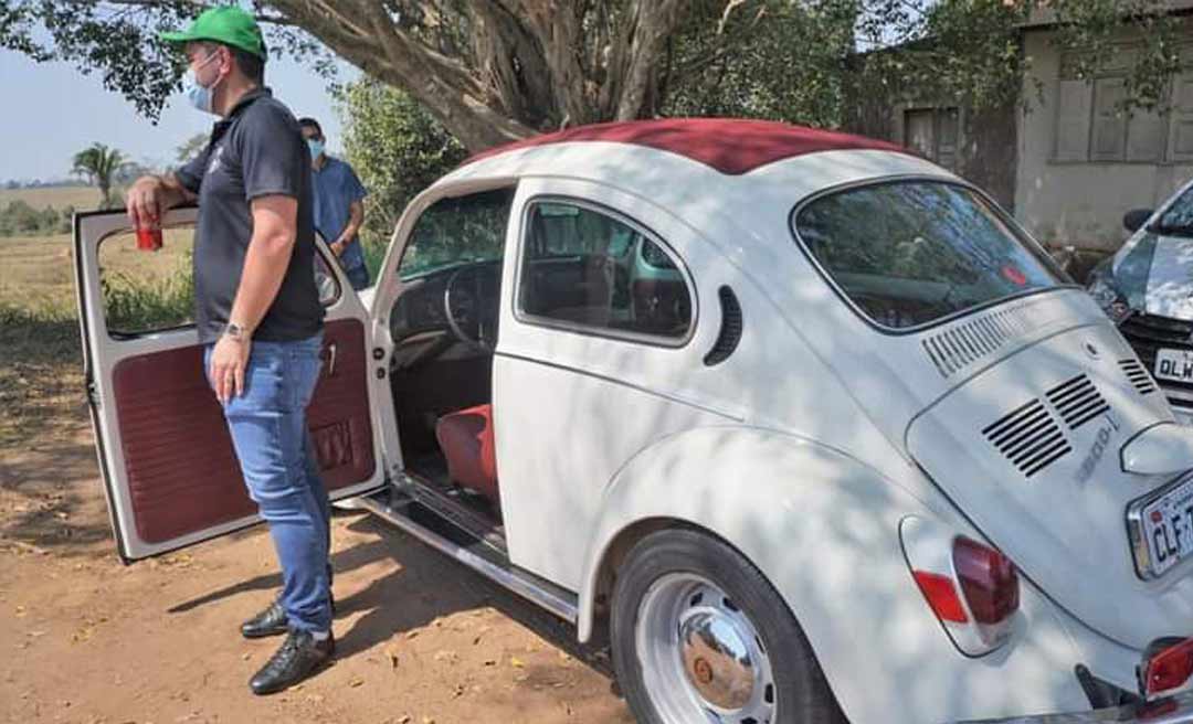 Gladson participa de passeio com o Clube do Fusca do Acre