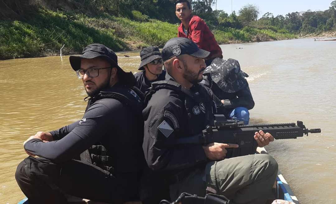 Polícia Civil prende dois e apreende arma de fogo em comunidade isolada em Sena Madureira