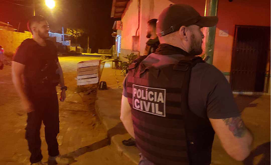 Polícia Civil prende faccionados que cobravam mensalidades de comerciantes em Feijó