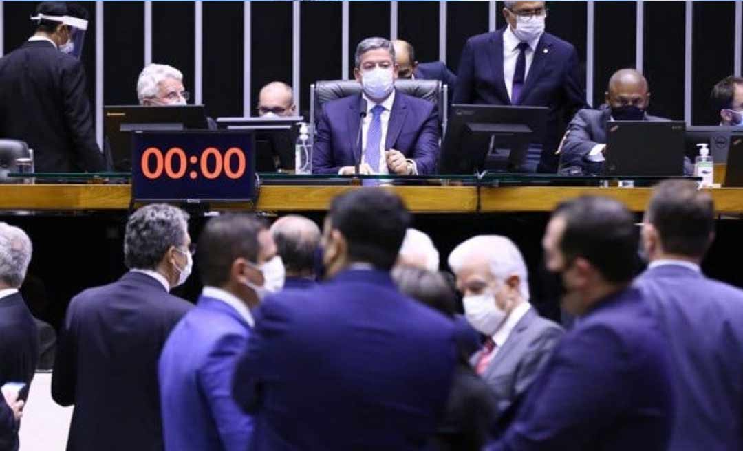 Câmara dos Deputados aprova reforma eleitoral, mas derruba o “distritão”