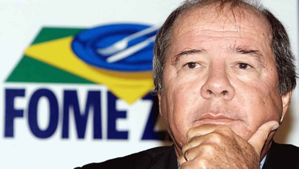 Duda Mendonça, ex-marqueteiro de Lula, morre aos 77 anos de câncer na cabeça 