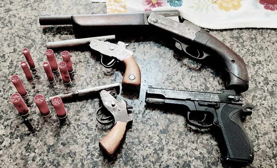 Polícia Civil prende homem em posse de 3 armas de fogo munição e um simulacro em Rio Branco