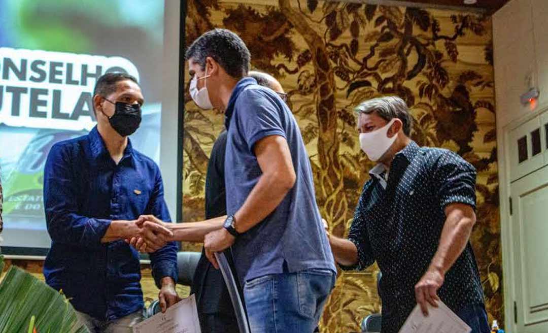 Fagner Calegário é homenageado pelo trabalho em defesa das crianças e adolescentes