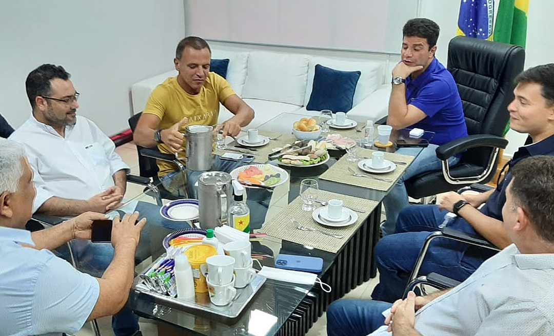 Cameli recebe Bittar para conversa sobre obras e política