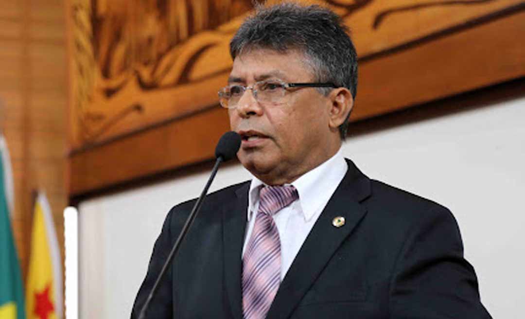 Antônio Pedro reclama que chefe da Casa Civil o ignora: “nem telefone atende”