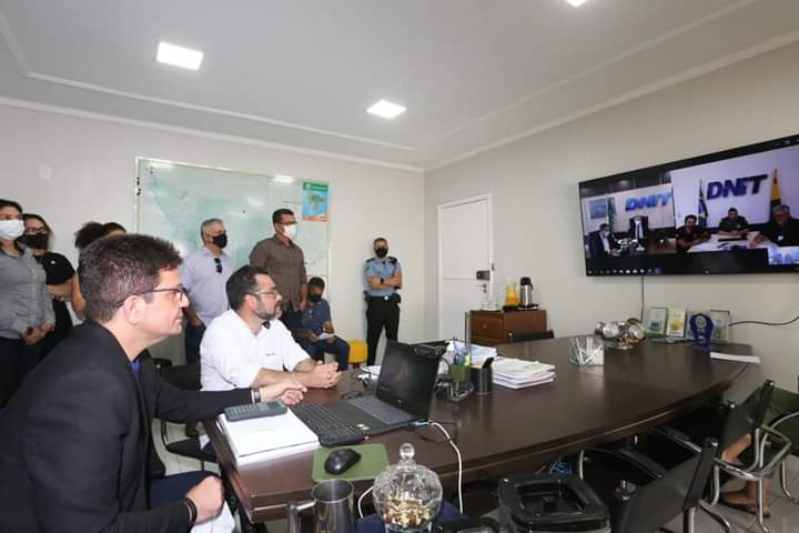 Para tirar projeto do Viaduto da Corrente do papel, Gladson tem reunião com o Dnit
