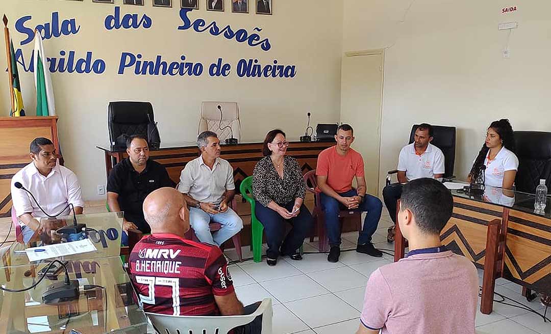 Em agenda em Porto Walter e Marechal Thaumaturgo, Vanda Milani debate candidatura ao Senado Federal