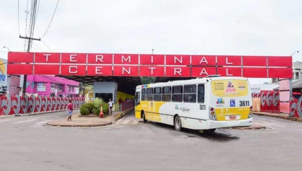 Justiça determina que 90% dos ônibus funcionem em horário de pico em Rio Branco durante a greve e fixa multa por não cumprimento