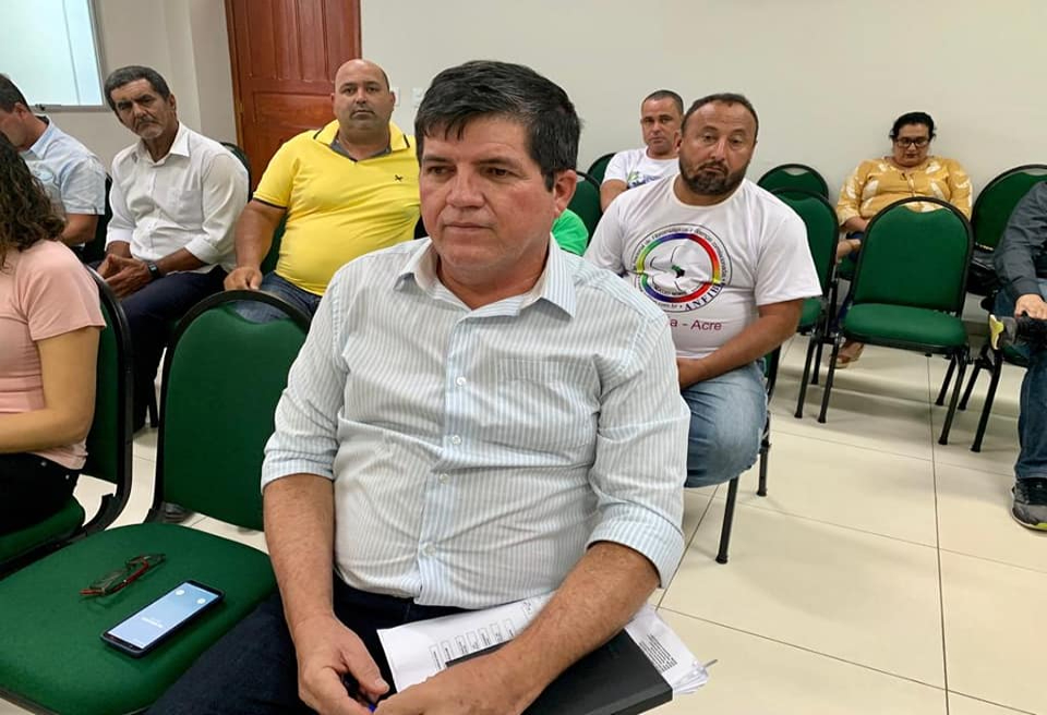 Pedrinho Oliveira, primo de Petecão, vai ser desligado da presidência da Cohab em assembleia