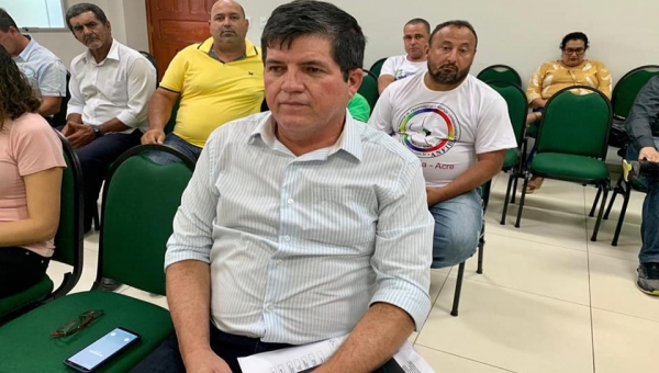 Pedrinho Oliveira, primo de Petecão, vai ser desligado da presidência da Cohab em assembleia