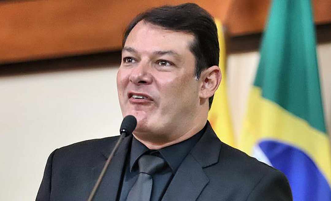 Deputado Roberto Duarte denuncia que Porto Walter está sem médico